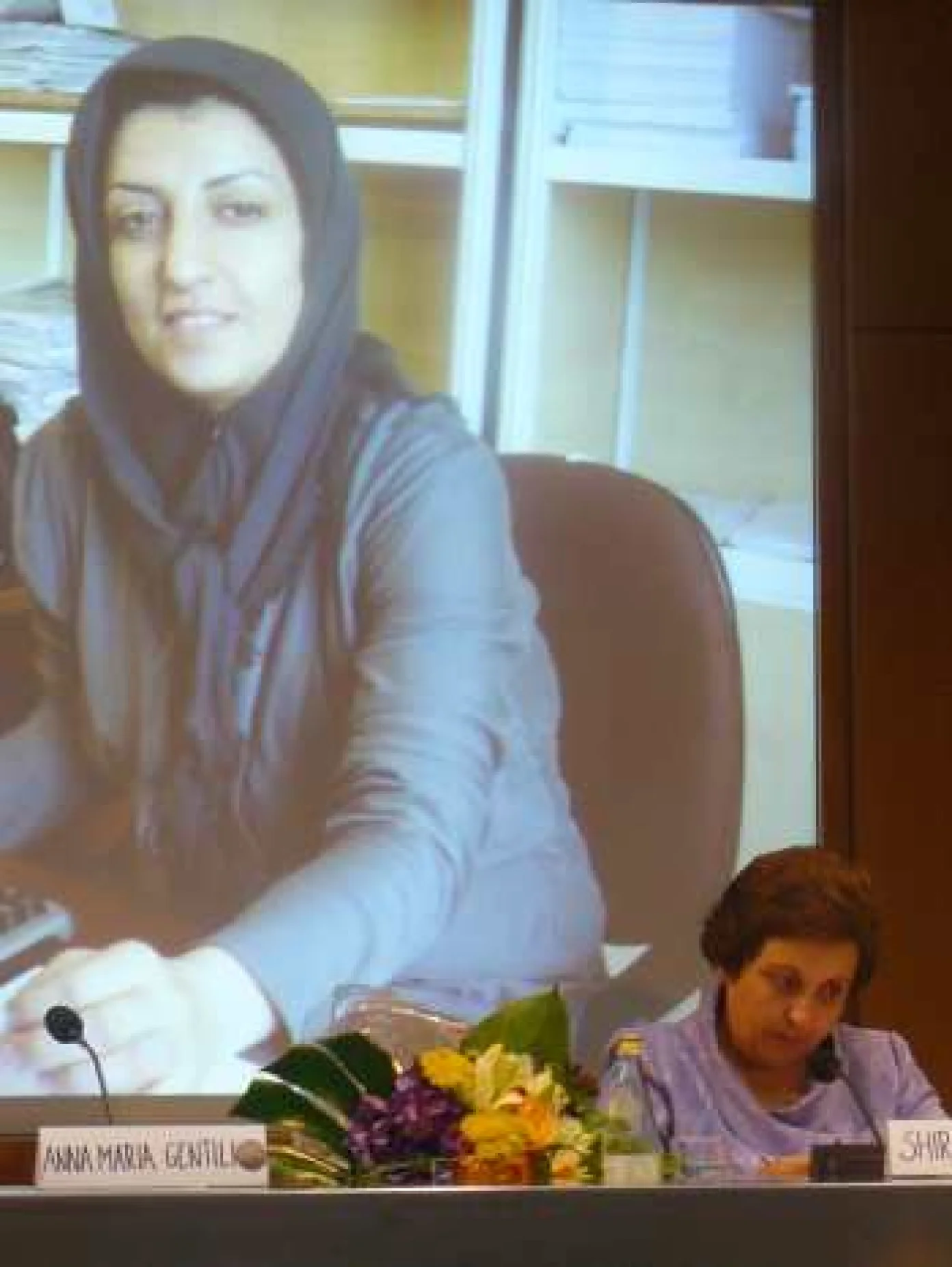 img_1358_narges_mohammadi_we_now_have_to_speak_of_hope_and_love.jpg