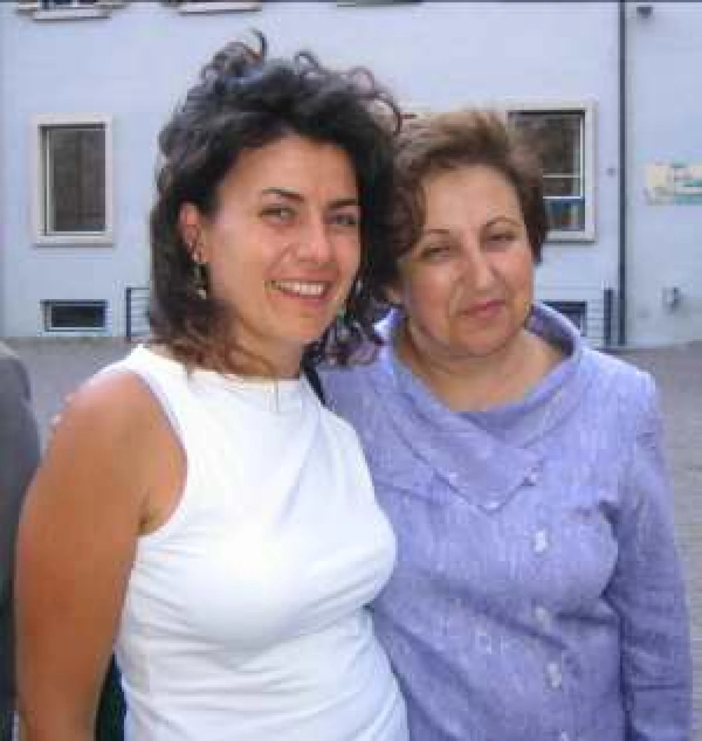 img_1359_lintervento_di_shirin_ebadi_allaccademia_europea_di_bolzano_il_3_luglio_2009_a_cura_di_rosanna_sestito.jpg